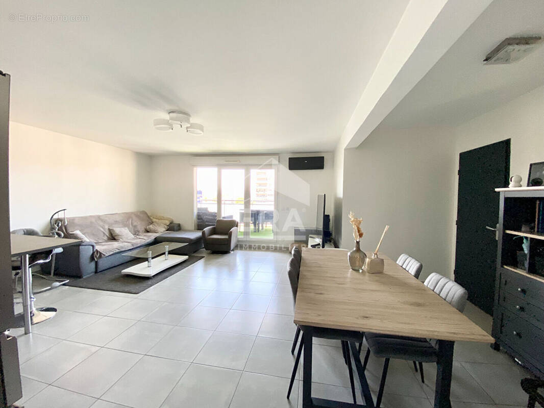 Appartement à MARSEILLE-4E