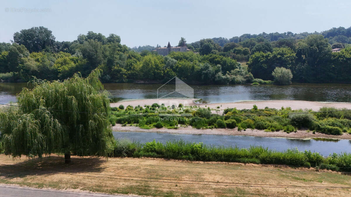 Rare sur le secteur : vaste maison avec deux parties habitations - photo 8