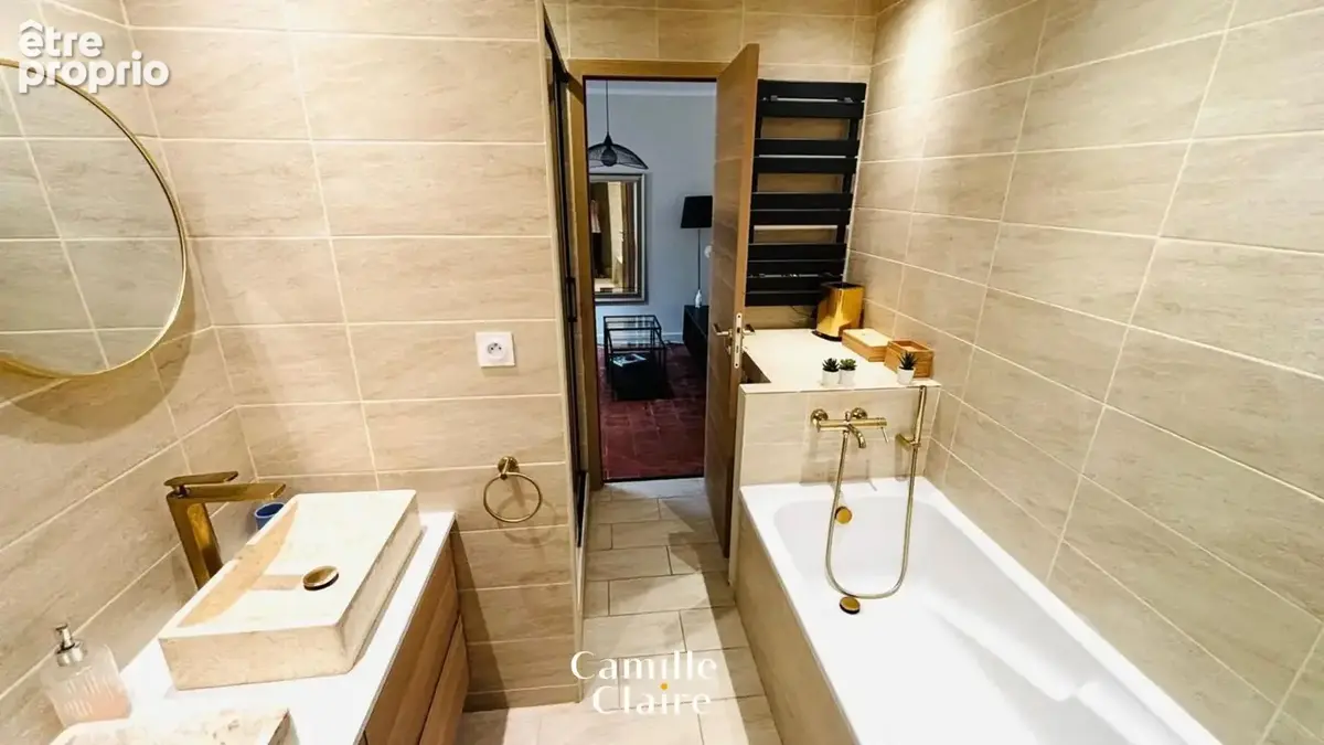 Dernier étage en plein cœur d'Aix EN PROVENCE : Appartement  T2/ T3 de 55 m2 rénové  Idéal location saisonniè - photo 9