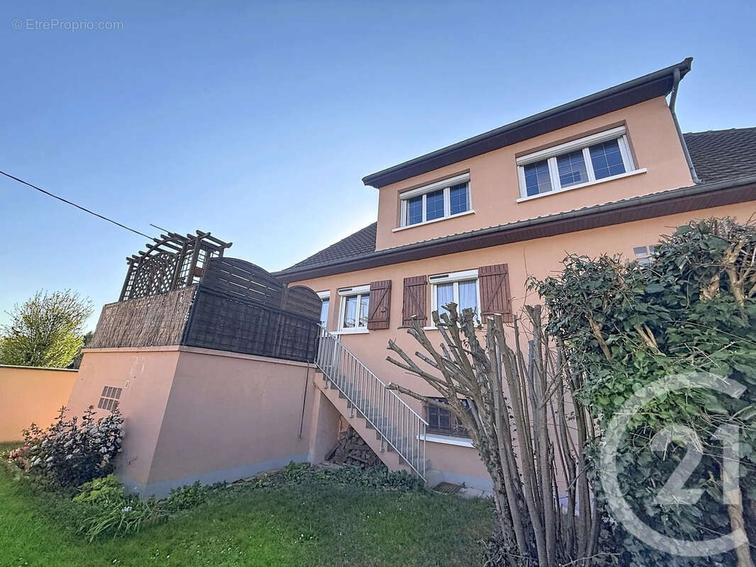Maison à VARENNES-SUR-SEINE