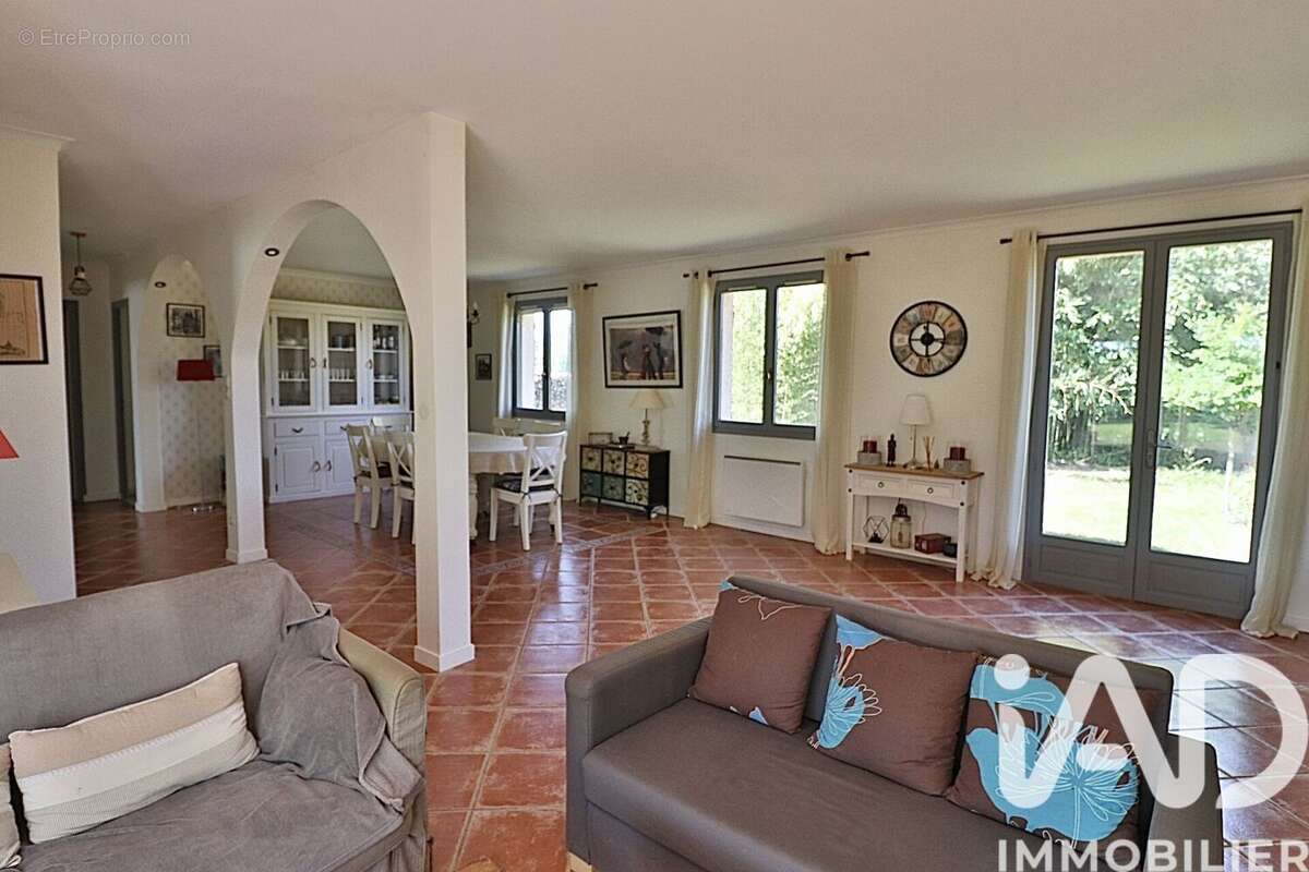 Maison 174 m² à Chevroux  - photo 7