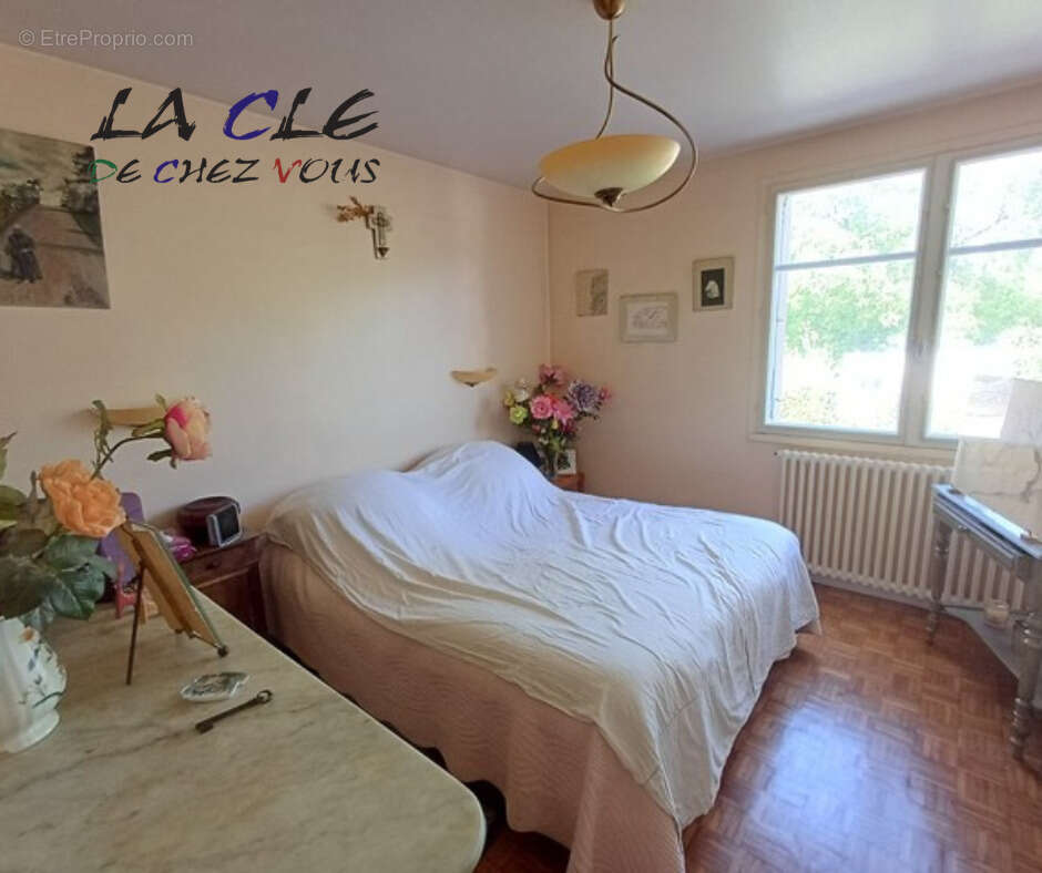 Maison à COULONGES-SUR-L'AUTIZE