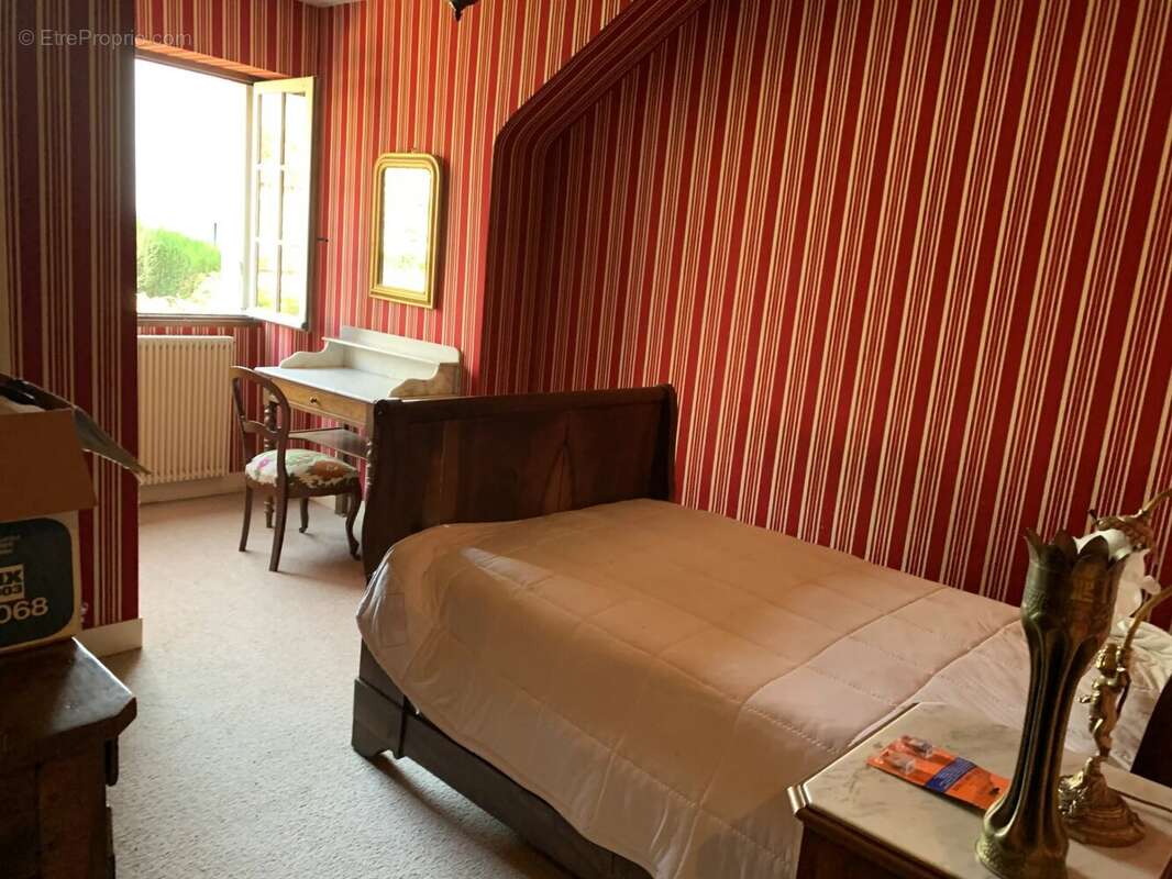 Maison à SAINT-JEAN-DE-LA-RUELLE