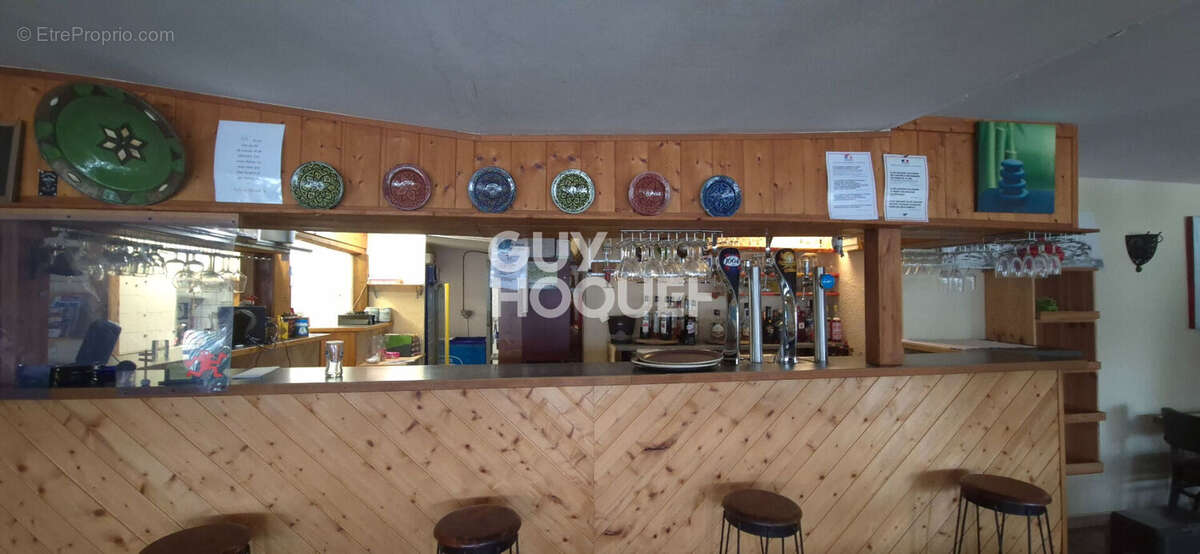 Commerce à VENDAYS-MONTALIVET