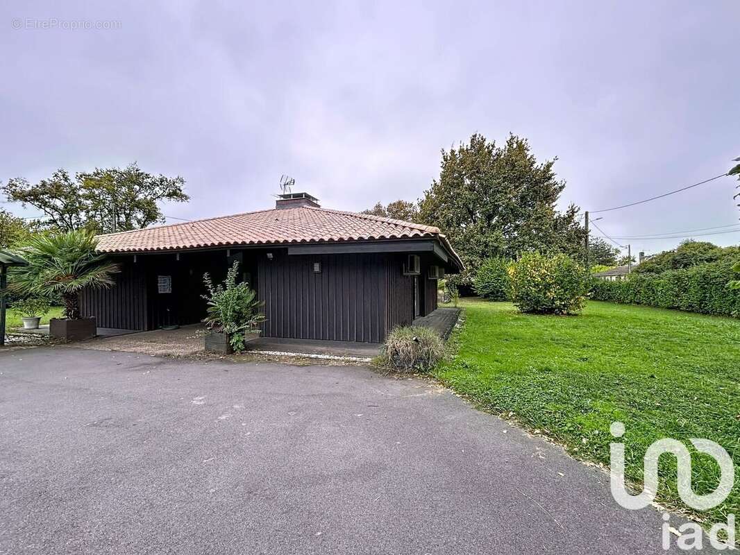 Maison 136 m² à Carignan-De-Bordeaux  - photo 5