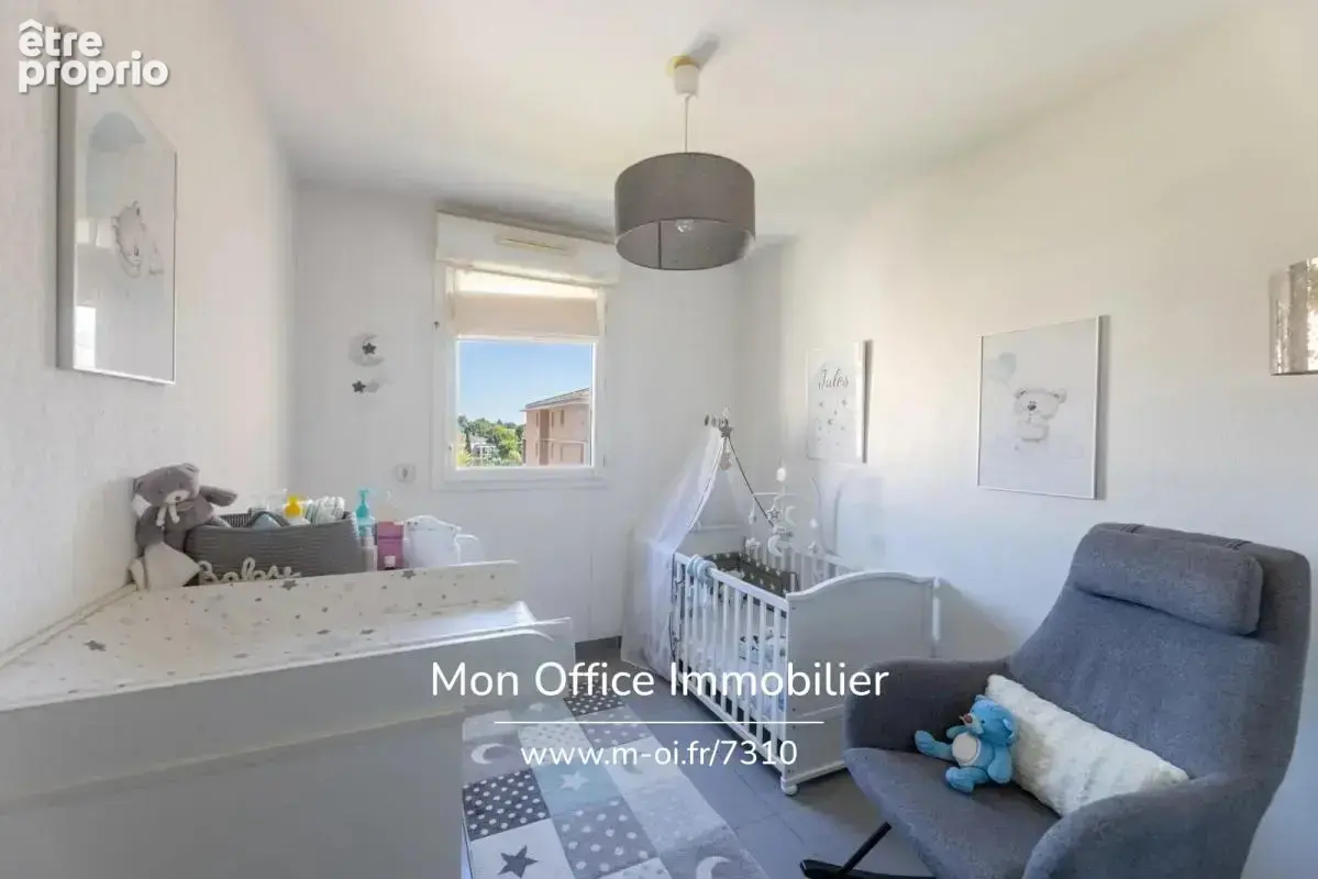 Référence : 7310-LLI - T3 lumineux de 67 m², terrasse plein Sud de 14 m² & box - photo 6