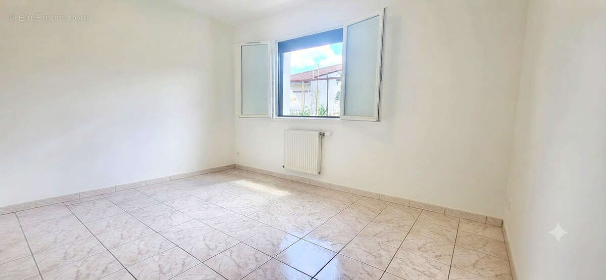 Maison Salaise Sur Sanne 9 pièces 200 m2 - photo 8