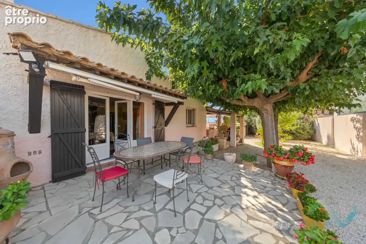 A vendre villa avec piscine pres des plages  la londe les maures  port  de miramar - photo 14