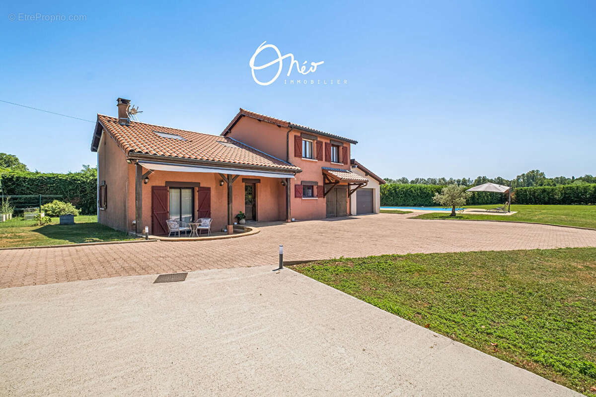 Maison à SAINT-SYMPHORIEN-D'OZON