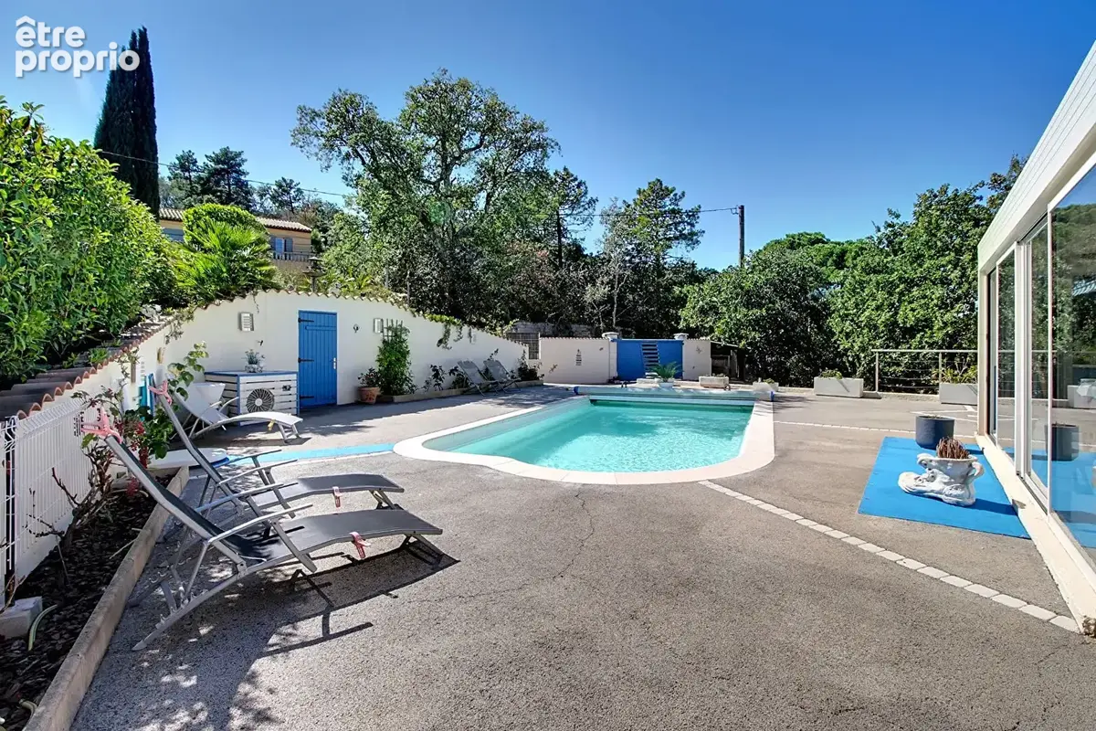 A VENDRE EN EXCLUSIVITÉ- Maison d'environ 120m2 à Vidauban- Terrain 1300m2,- piscine- cuisine d'été- garage - car port - photo 12