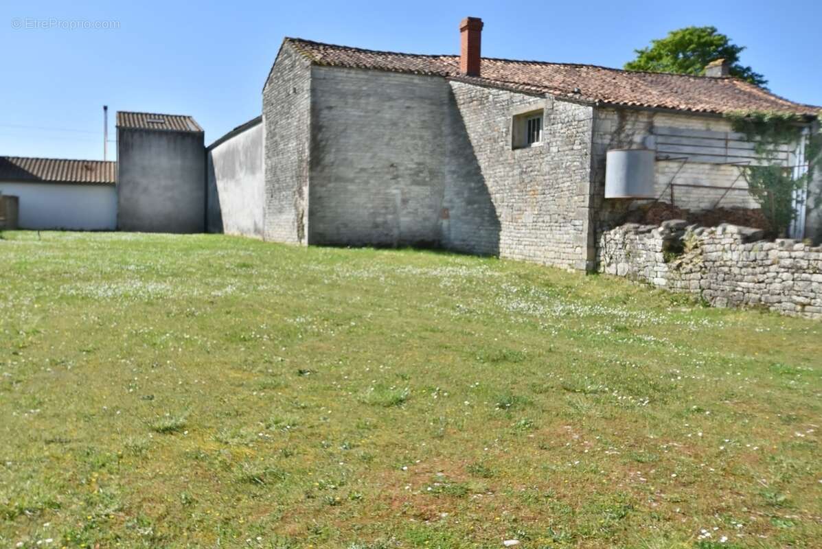 Maison à vendre 3 pièces proche de JARNAC (16) - photo 3
