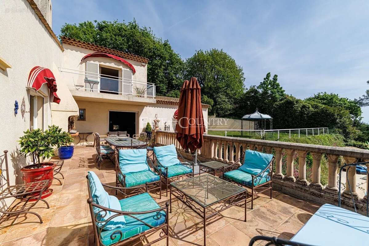 Maison à MOUANS-SARTOUX