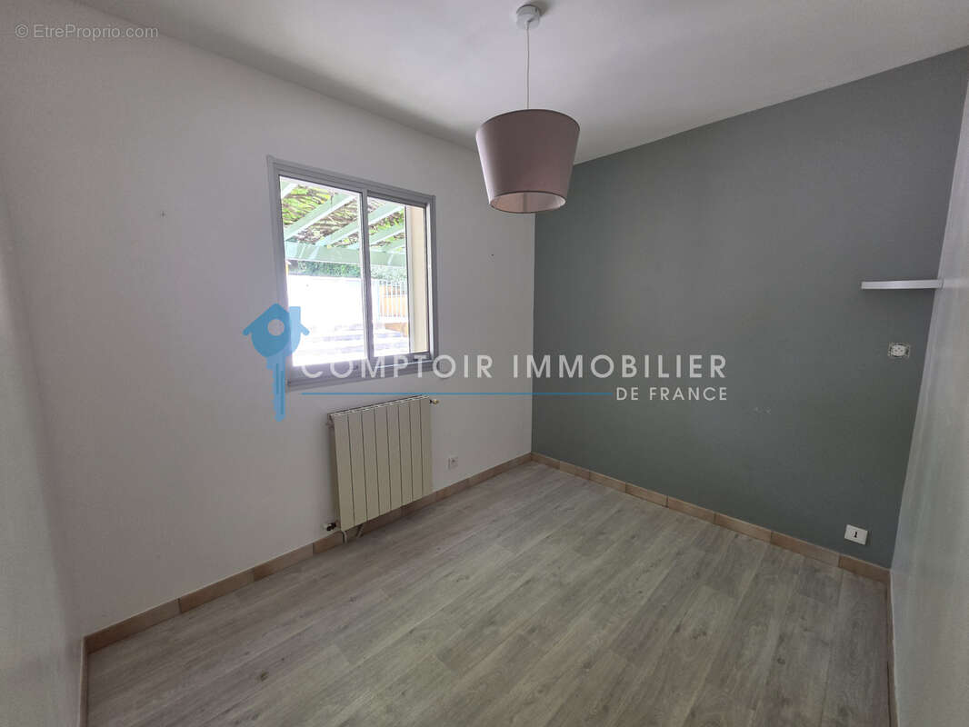 Dépt Hérault (34) -Aniane - À vendre - Villa T4/T5 avec terrasses, piscine, garage, sous-sol, parcelle de 1800 - photo 13