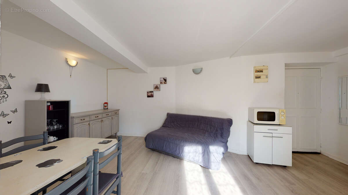 Appartement à LE MUY