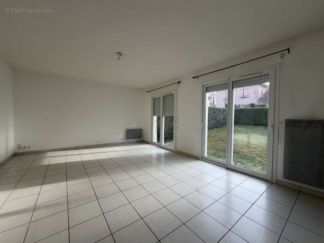 Appartement à OBJAT