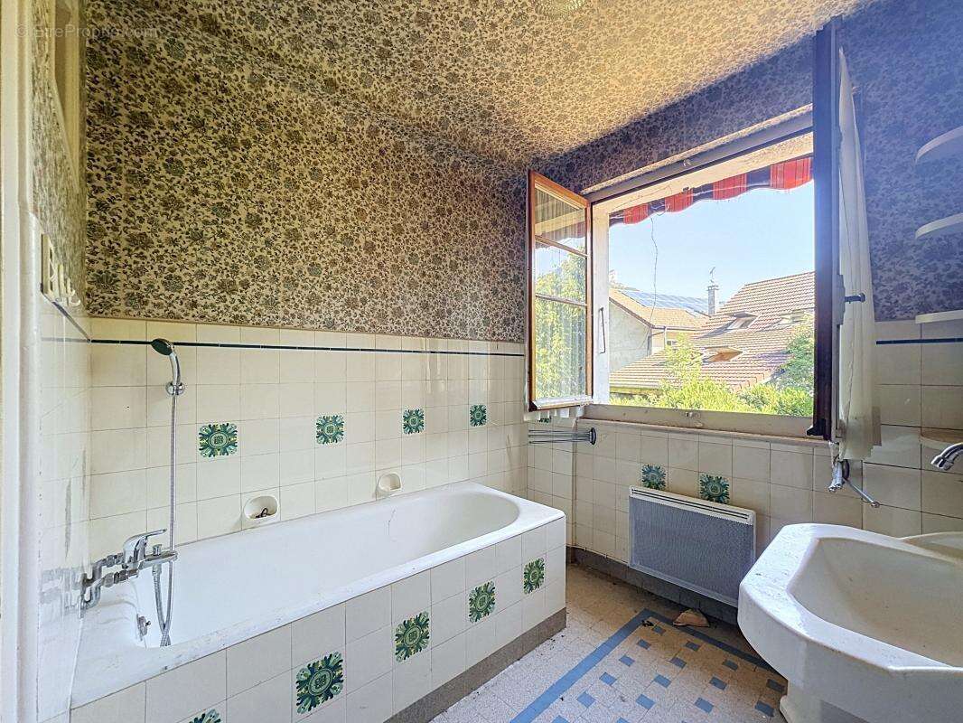 Maison 112 m² à Saint-Pierre-En-Faucigny  - photo 7