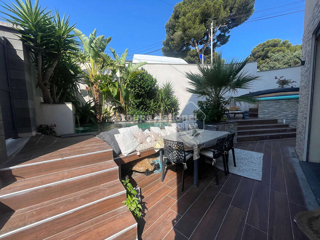 Villa T5 de 190 m2 avec piscine proche mer - photo 2
