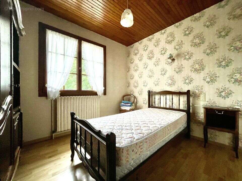 Maison à BRENNES
