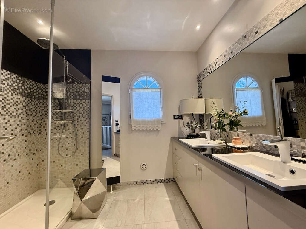 Maison à PORTES-LES-VALENCE