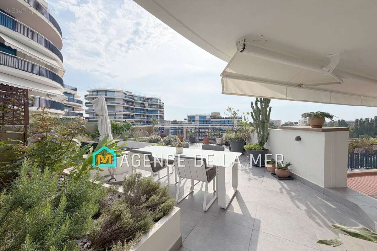 Appartement à MANDELIEU-LA-NAPOULE