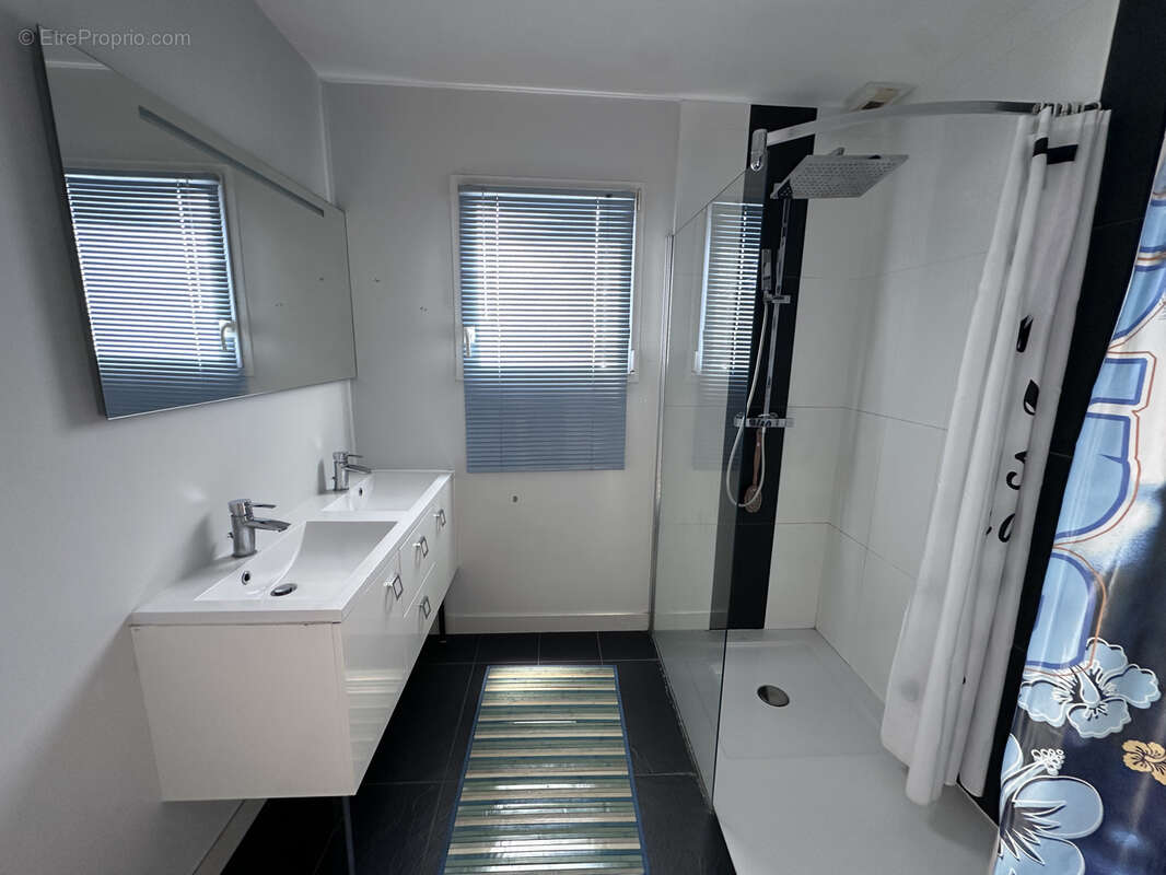 Maison à LES SORINIERES