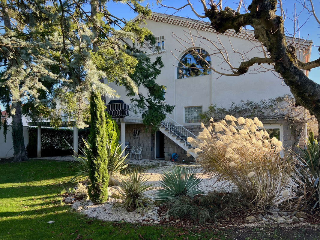 Maison à SAINT-JUST-SAINT-RAMBERT