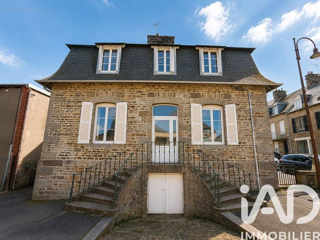 Photo 1 - Maison à VILLEDIEU-LES-POELES