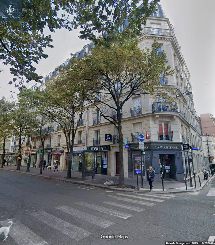 Appartement à PARIS-16E