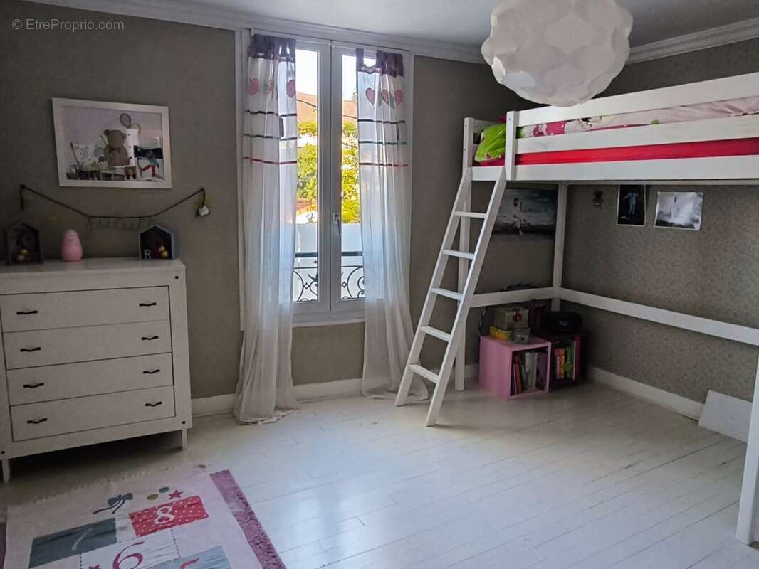 9-Niveau1-Chambre2 - Maison à RUEIL-MALMAISON