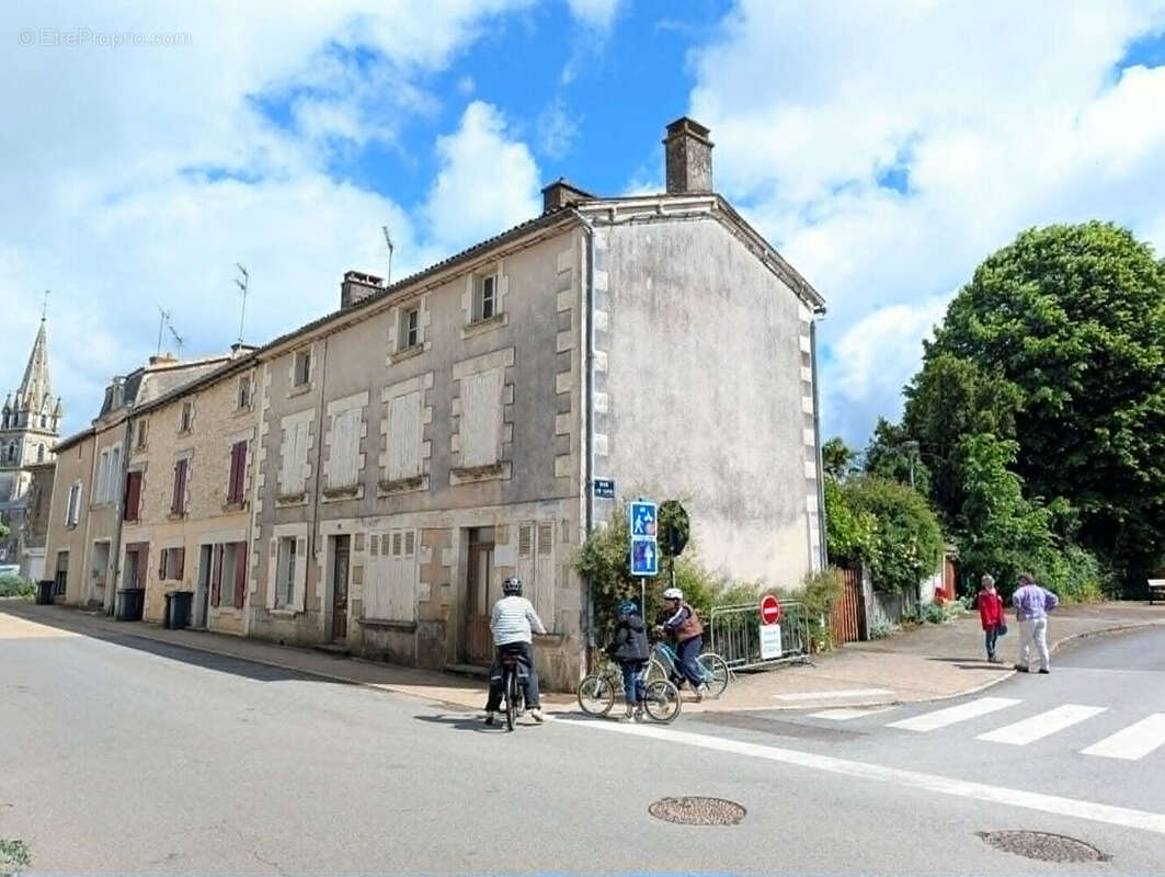 Maison à ROUILLE