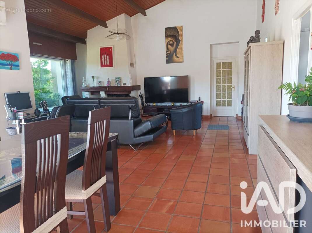 Photo 8 - Maison à CORME-ROYAL