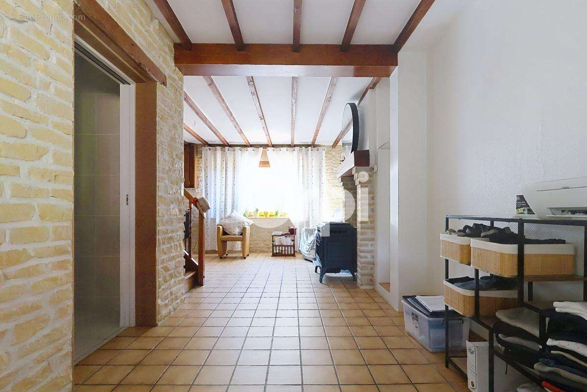 Maison semi individuelle de semi plain pied, 3 chambres, jardin et dépendances à KILLEM (59122) - photo 6