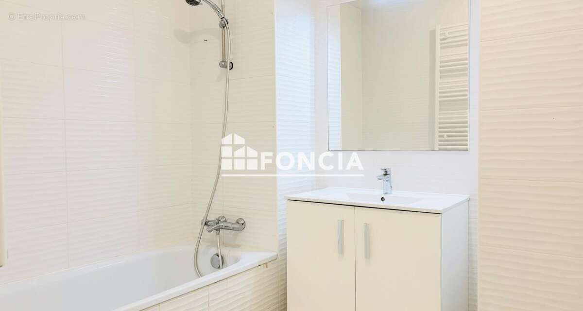 Appartement à VILLENEUVE-LOUBET