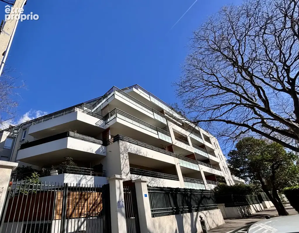 À vendre    3 pieces le cabot residence recente marseille 9ème 13009  55m2lc + terrasse 10m2+ box - photo 2