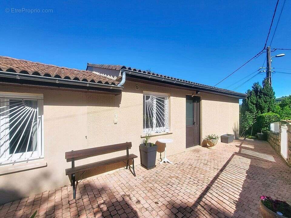 Maison à DESAIGNES