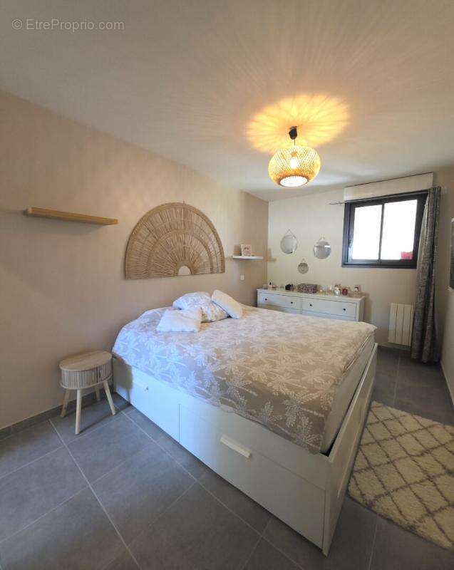 Maison à ROCHEMAURE