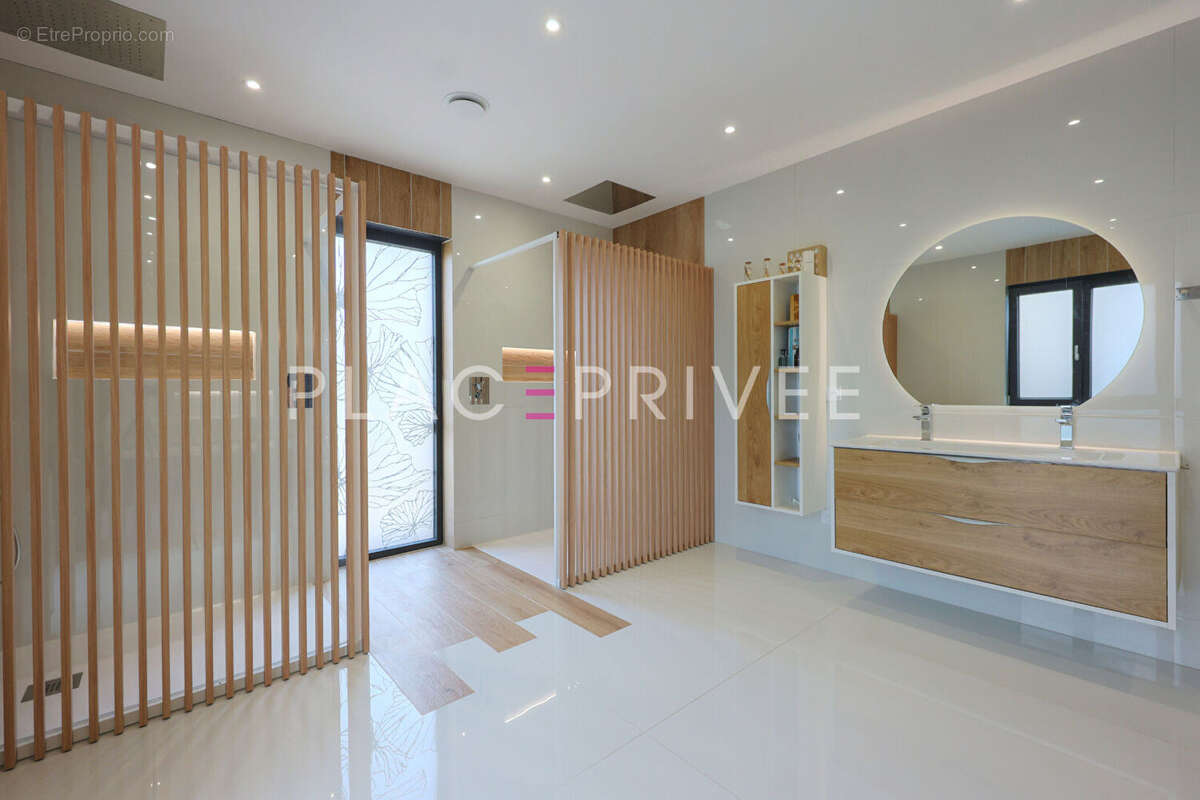 Maison à SAINT-LEONARD