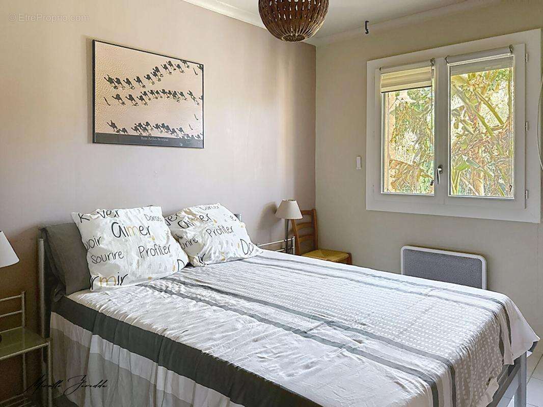 Maison à JONQUIERES-SAINT-VINCENT