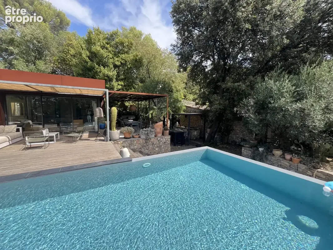 NIMES TOUR MAGNE Villa de 155 m2 avec piscine et studio de 35 m2 - photo 21