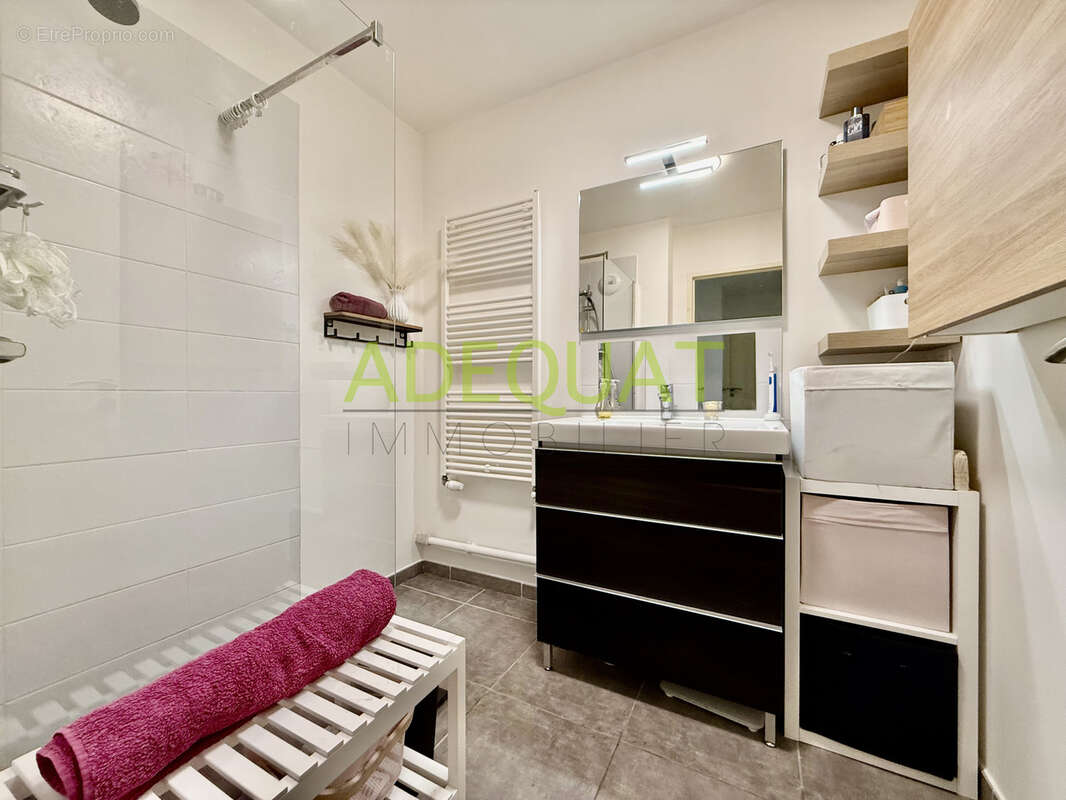 Appartement à L'ISLE-D'ABEAU