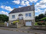 Maison à CHATEAUNEUF-DU-FAOU