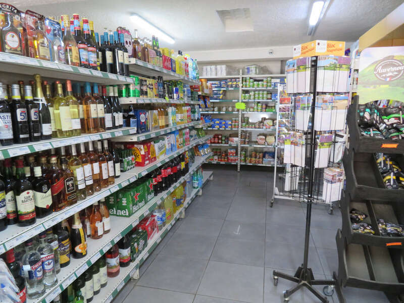 Commerce à ROUMOULES