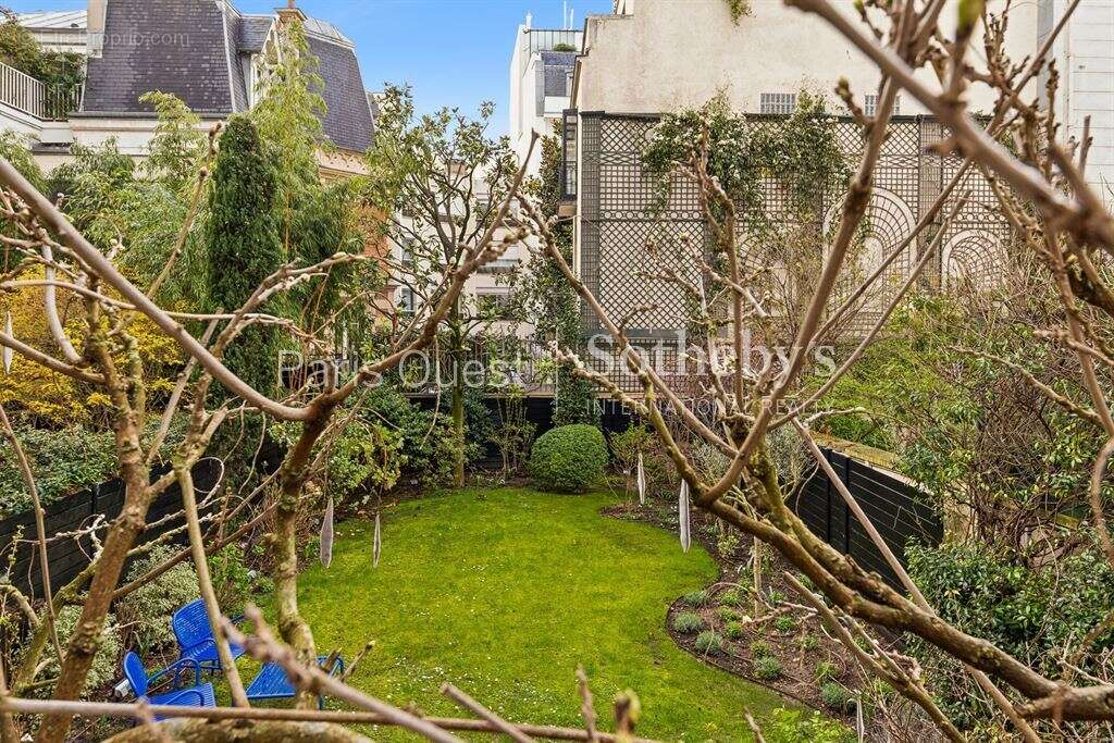 Maison à PARIS-16E