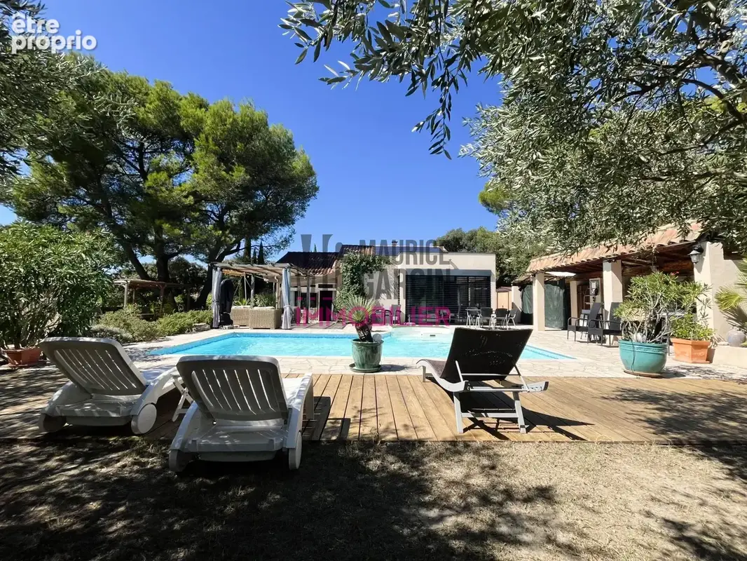 Maison à L'ISLE-SUR-LA-SORGUE
