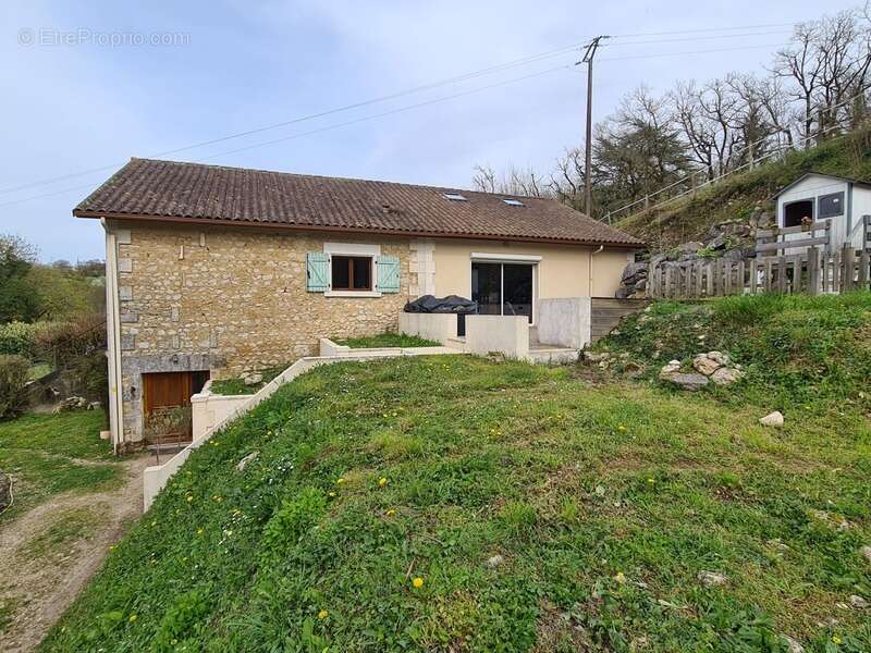 Maison à RUELLE-SUR-TOUVRE