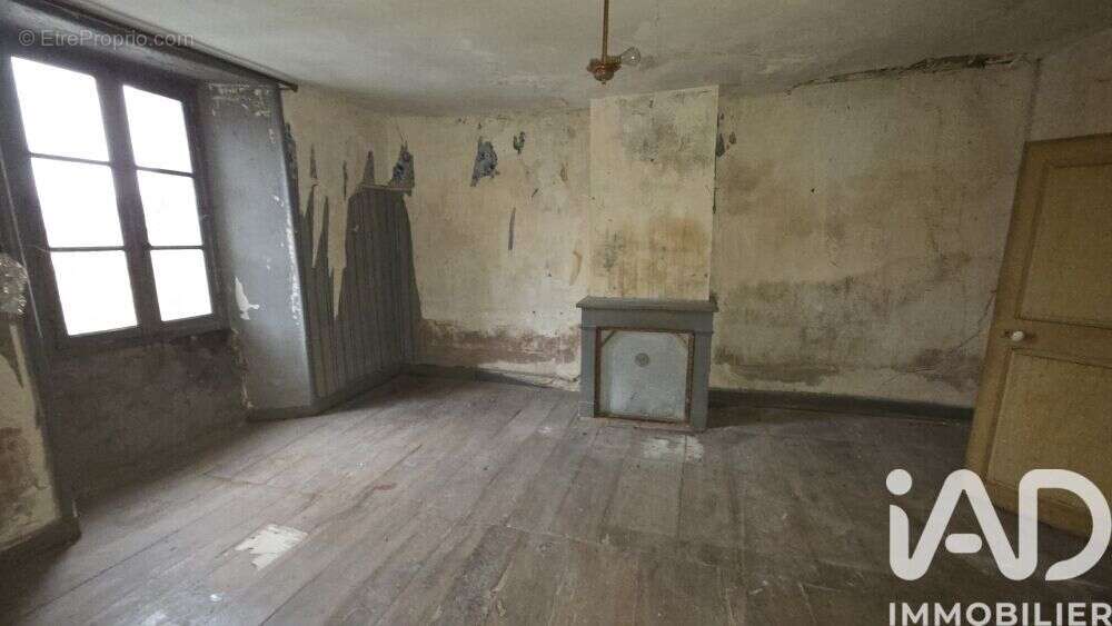 Maison 104 m² à Latronquiere  - photo 4