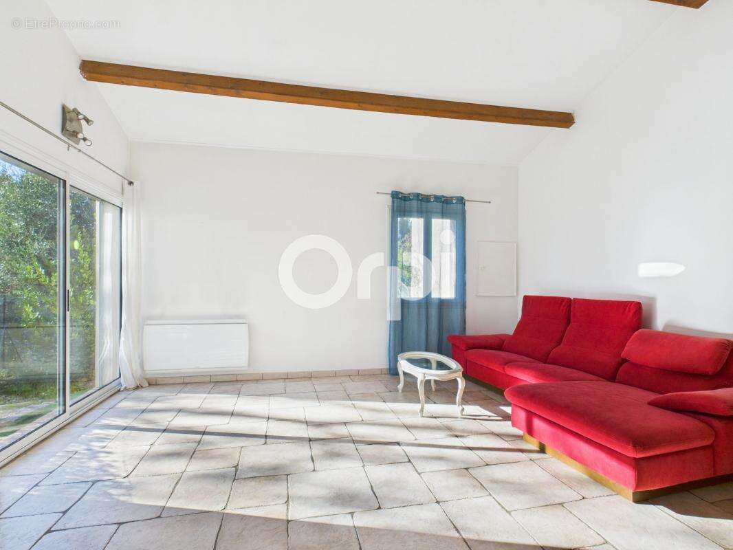 Maison à MONTAUROUX