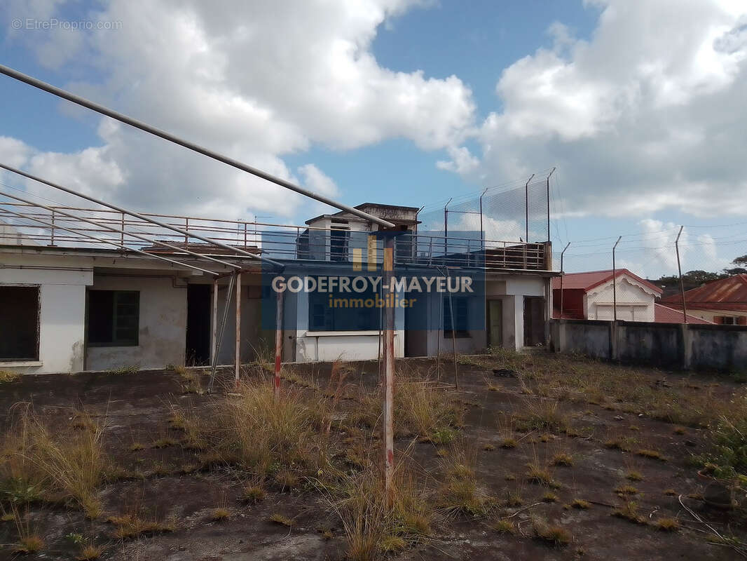 Commerce à POINTE-A-PITRE