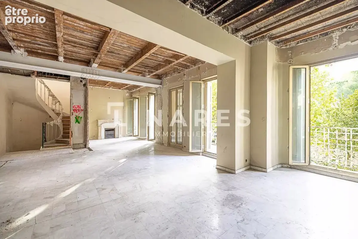 LUXURY IN TOWN - Hôtel particulier de 357m2 - Boulevard Perier 13008 - photo 3