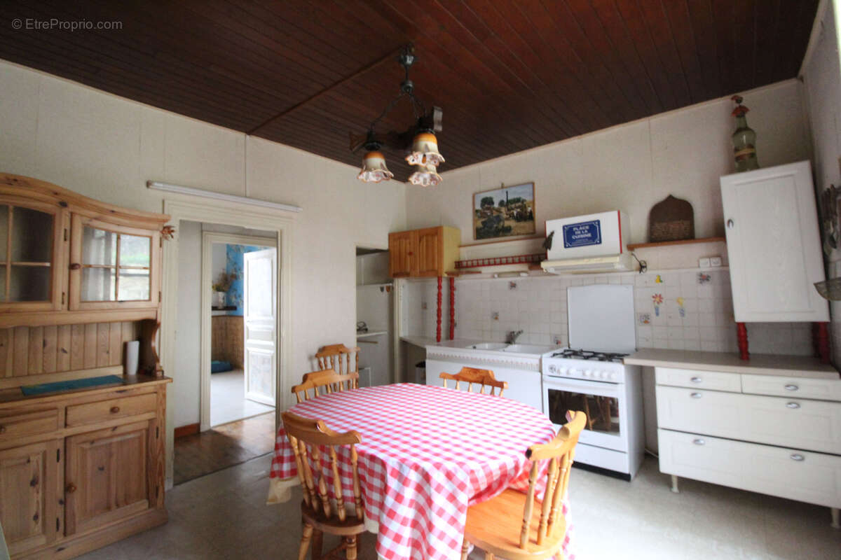 Maison à ROQUEFORT-SUR-SOULZON